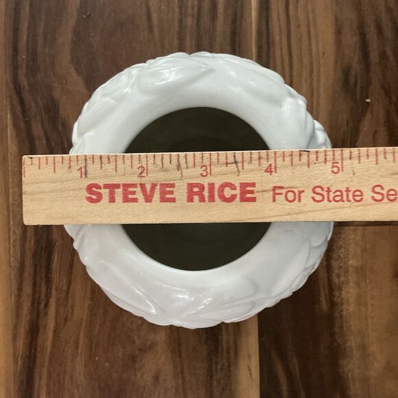 Germaine Monteil Porcelain Ginger Jar Or Vase White Repousse Roses & Vines Japan - Picture 8 of 8